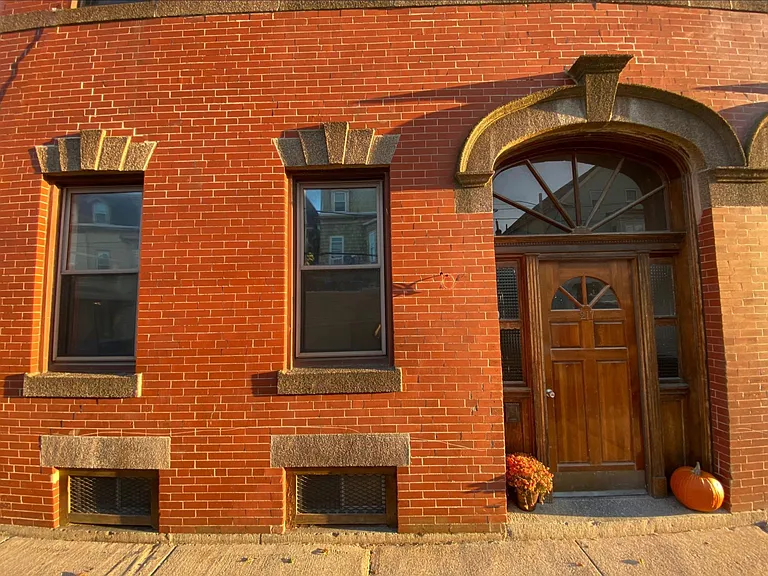 217 Saratoga St #1 — Photo 17