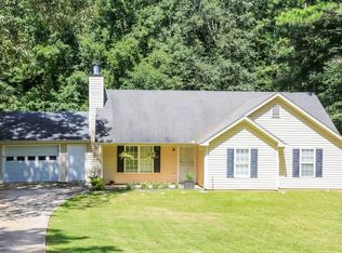 844 Clark Dr, Ellenwood, GA 30294
