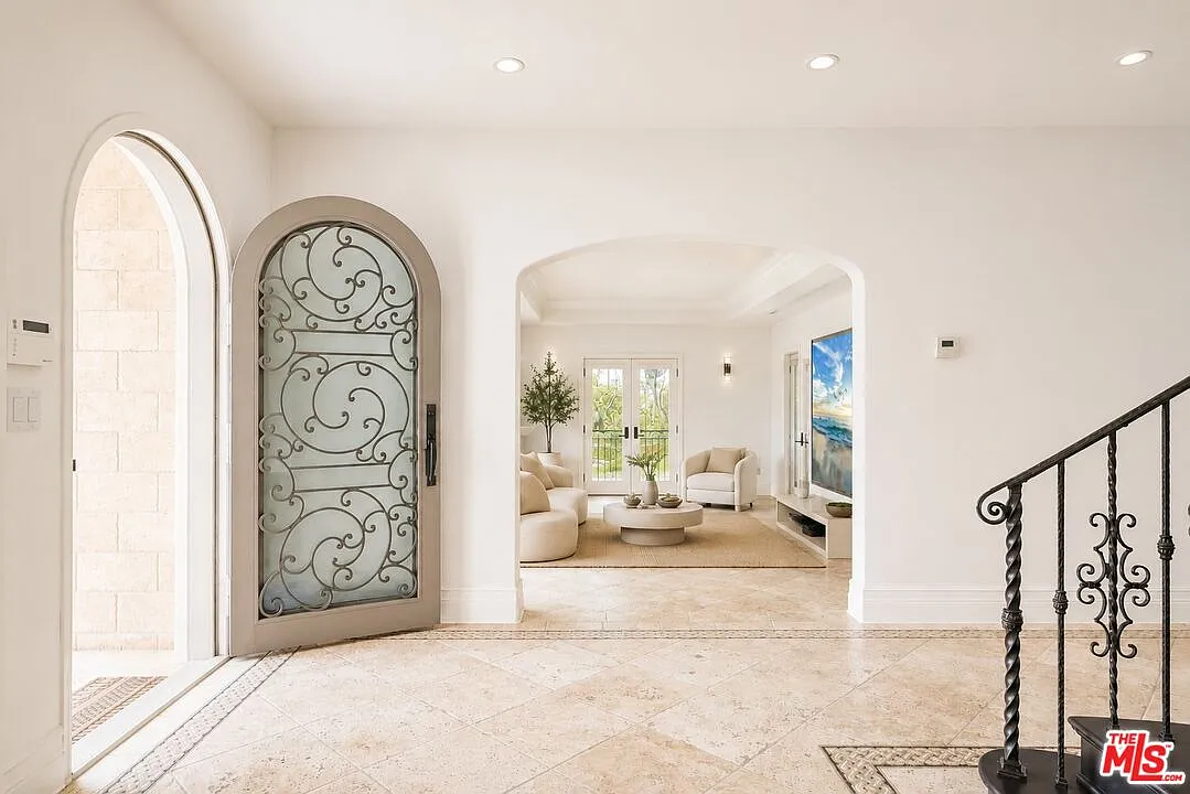 6 bed, 7.5 bath, 4500 sqft, $28,000 — Photo 4