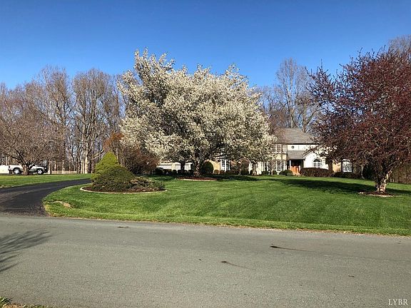 3rd image of 223 Gartin Pl