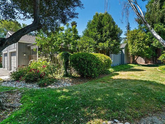 3rd image of 1091 Prevost Ct