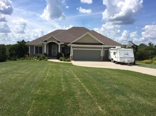 4725 Cherrywood Ln, Winterset, IA 50273
