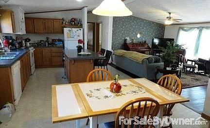 Breakfast Room
						:
						Breakfast room opens to the kitchen and family room. Nice Open floor plan