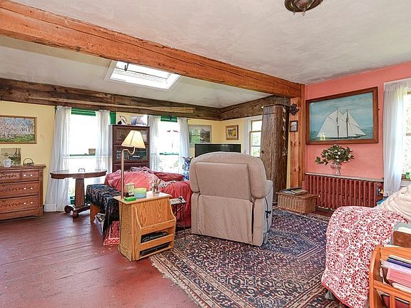 3rd image of 41 Pigeon Hill St