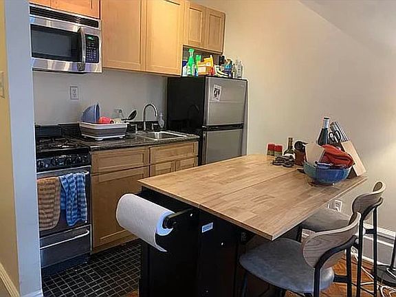 3rd image of 16 W 87th St APT 4R