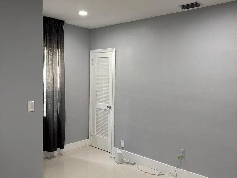2080 NE 185th St — Photo 55
