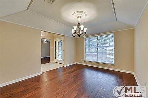 2nd image of 2401 Southridge Dr
