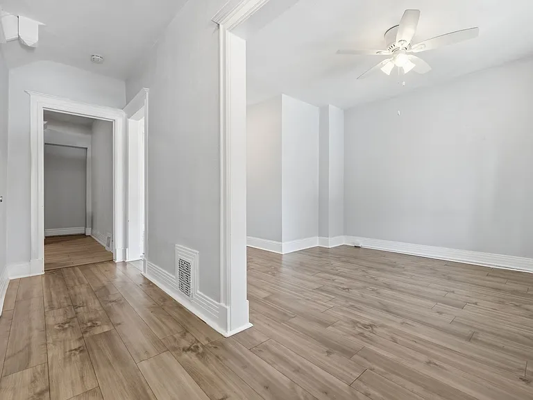 936 N Ogden St — Photo 3