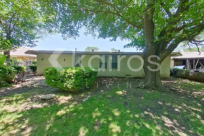111 Evelyn St — Photo 25