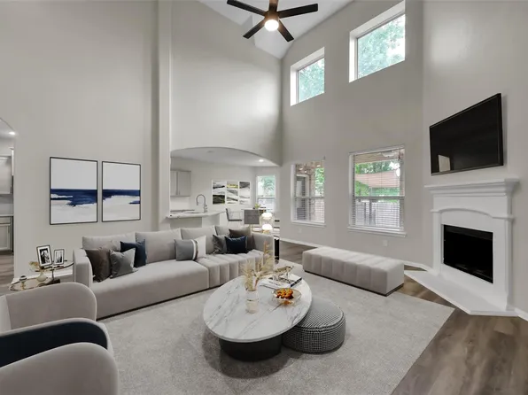 4 Logan Creek Ln, Conroe, TX 77304