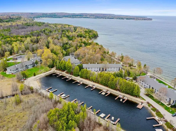 8153 Bay Dr Unit F2, Egg Harbor, WI 54209