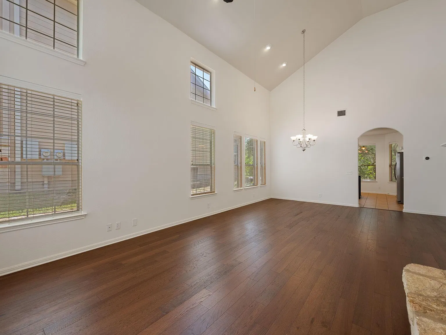 3 bed, 2.5 bath, 2119 sqft, $2,825 — Photo 4