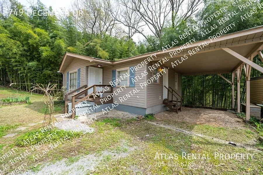 Cozy 2BR Home on a Peaceful Wooded Lot Pets Welcome! — Photo 2