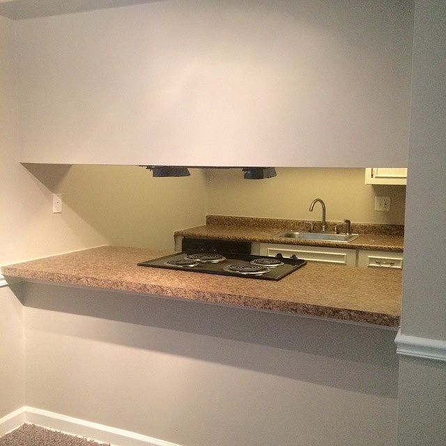 Dining room bar top area