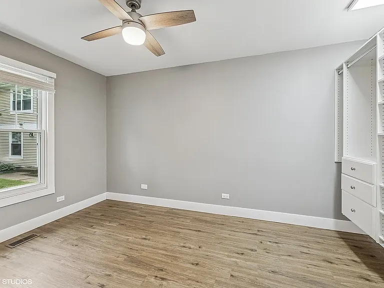 350 Meadow Ct — Photo 6