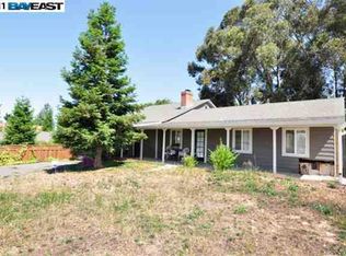 2425 Centennial Ln, Hayward, CA 94541