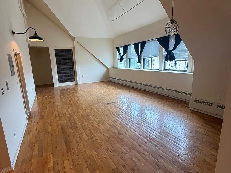 162 McLean Ave — Photo 8