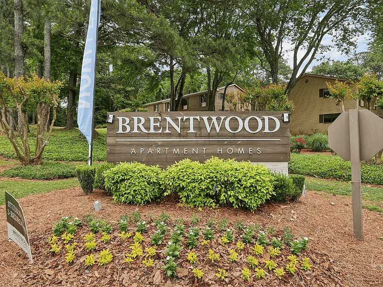 Brentwood Apartments — Photo 51