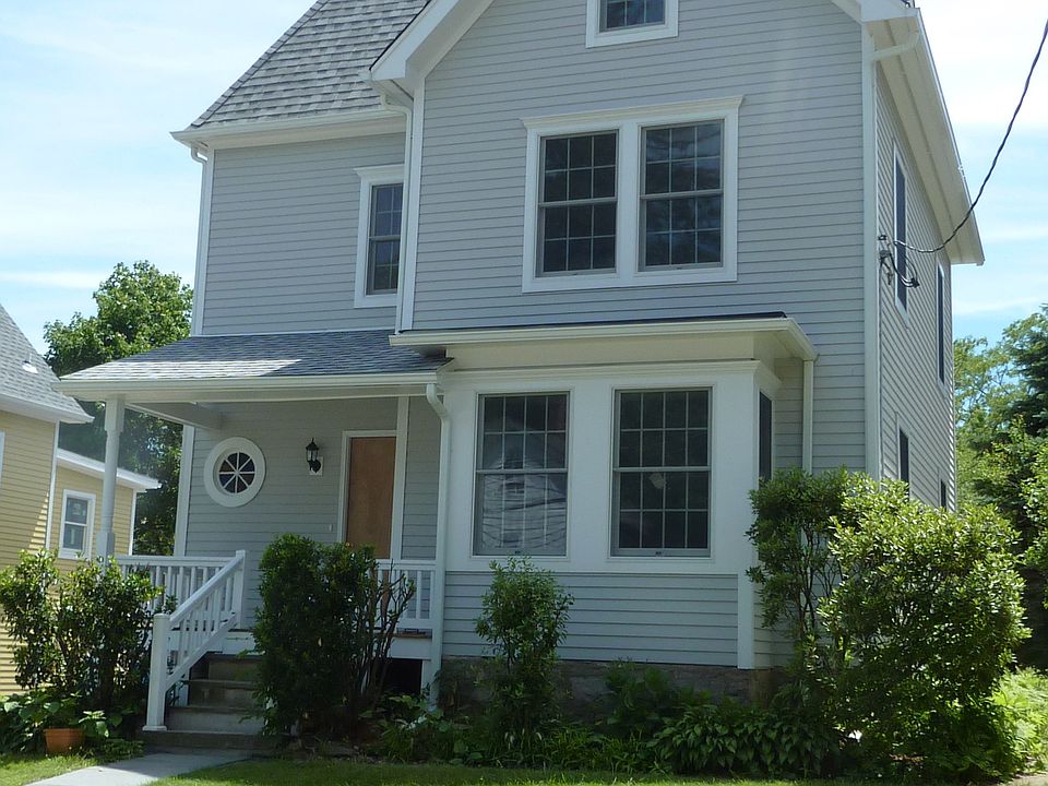 Second floor / attic apartment from front