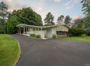 1135 Ranfield Ln, Flint, MI 48532