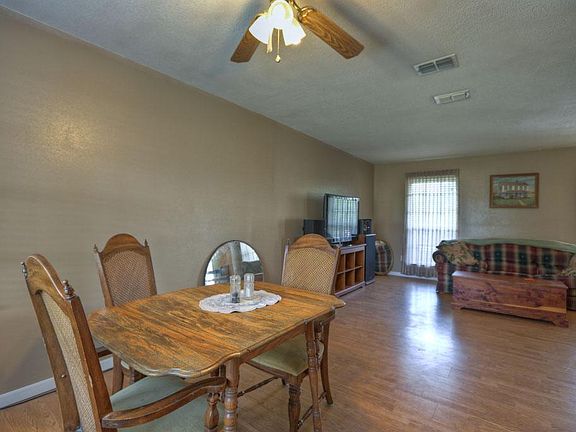 5th image of 3709 Helen Ln
