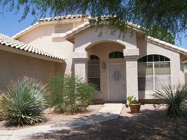 Building Photo - 434 W Nido Cir