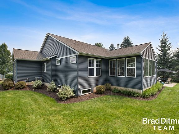 5th image of 539 W Abbey Mill Dr SE