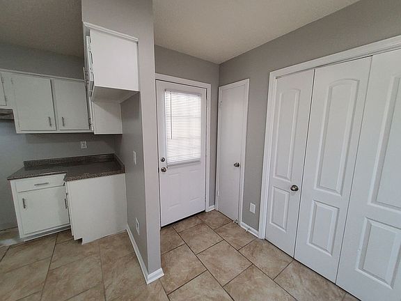 3rd image of 5233 Breckenwood Dr