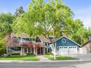 622 W Oak View Dr, Visalia, CA 93277