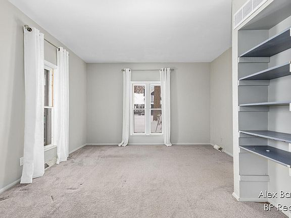 3rd image of 303 W Franklin St