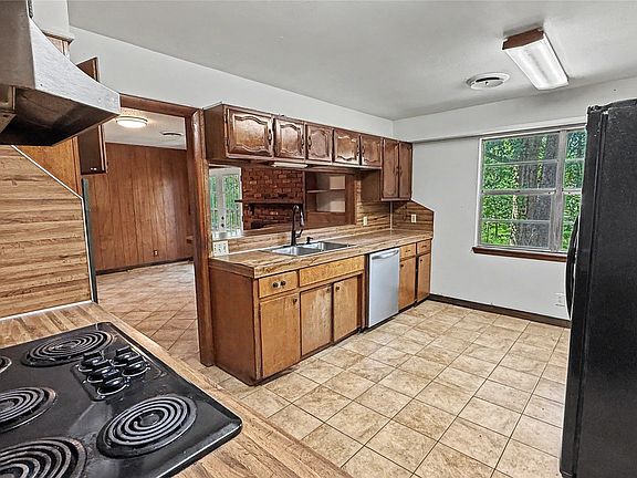 5th image of 14975 W 806th Rd