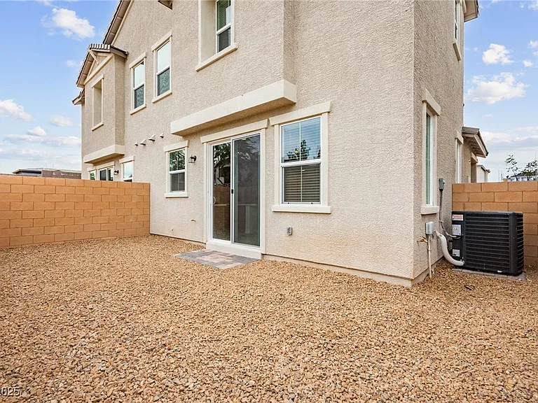 10140 Gabby Glen St — Photo 25