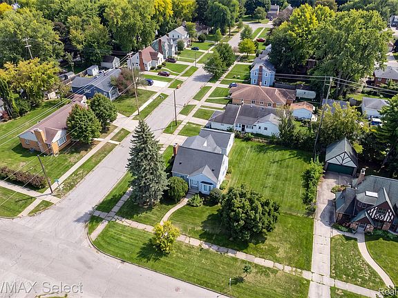 4th image of 1914 E 2nd St