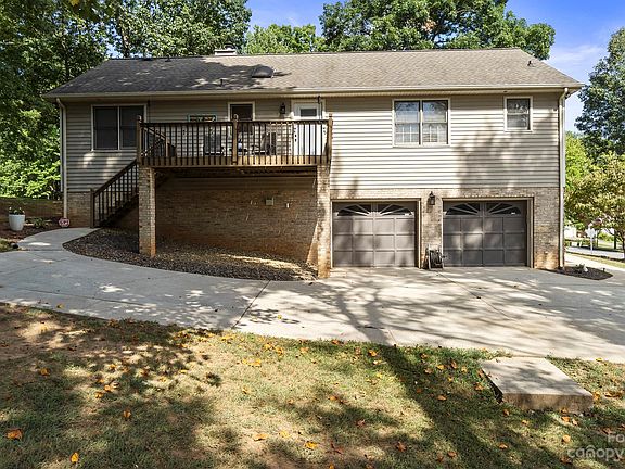 4th image of 618 17th Avenue Dr SE