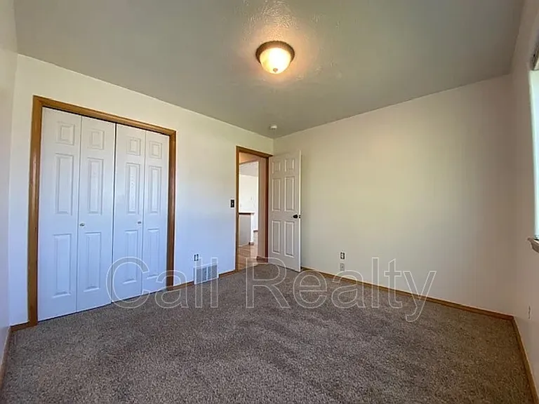 921 S Shelley Lake Ln — Photo 9