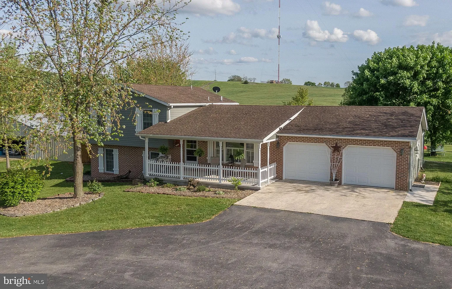 2124 Newville Rd photo 1