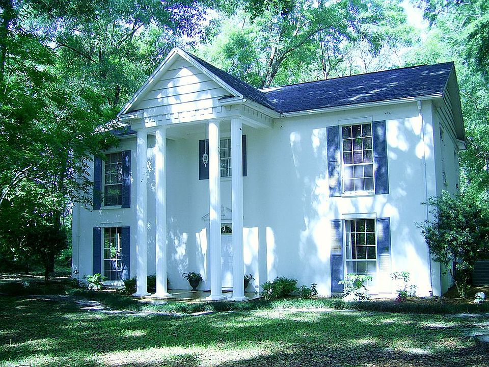 Colonial country home