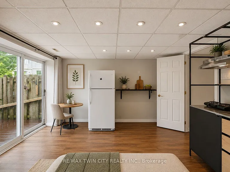 30 Green Valley Dr #110 — Photo 15