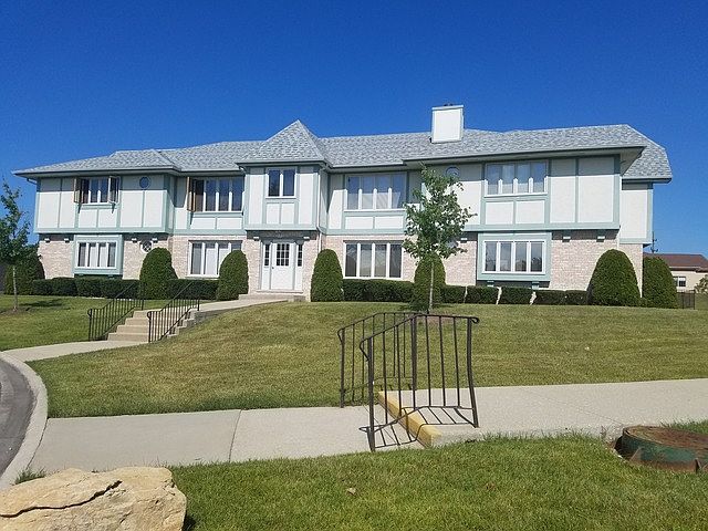 1st image of 17 Saint Moritz Dr Unit 101