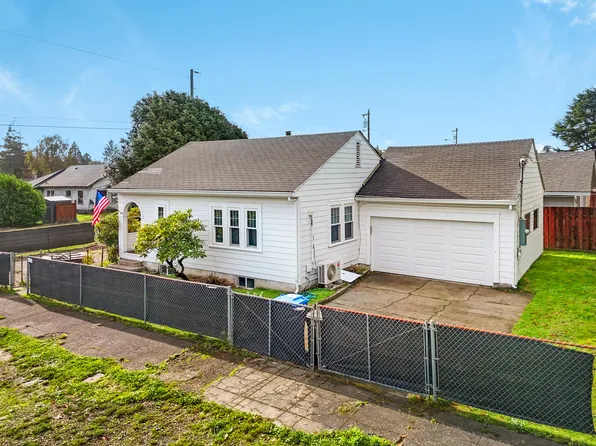 616 Park Ave, Tillamook, OR 97141