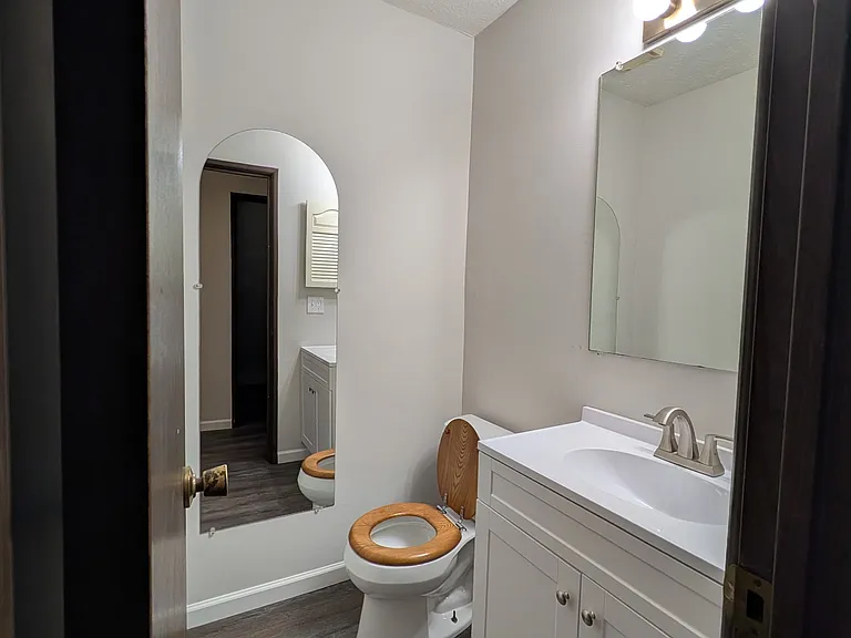 2385 Laurelwood Dr — Photo 6