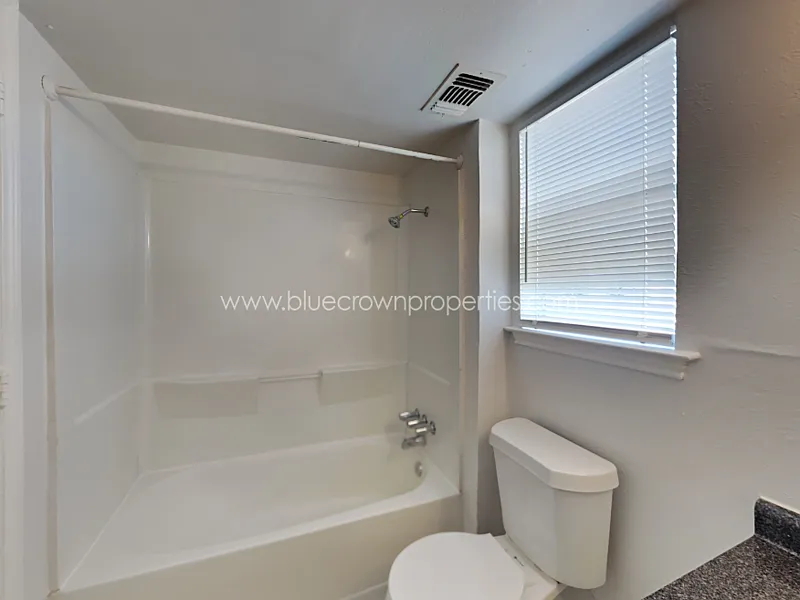 3 bed, 2.0 bath, 1463 sqft, $1,950 — Photo 4