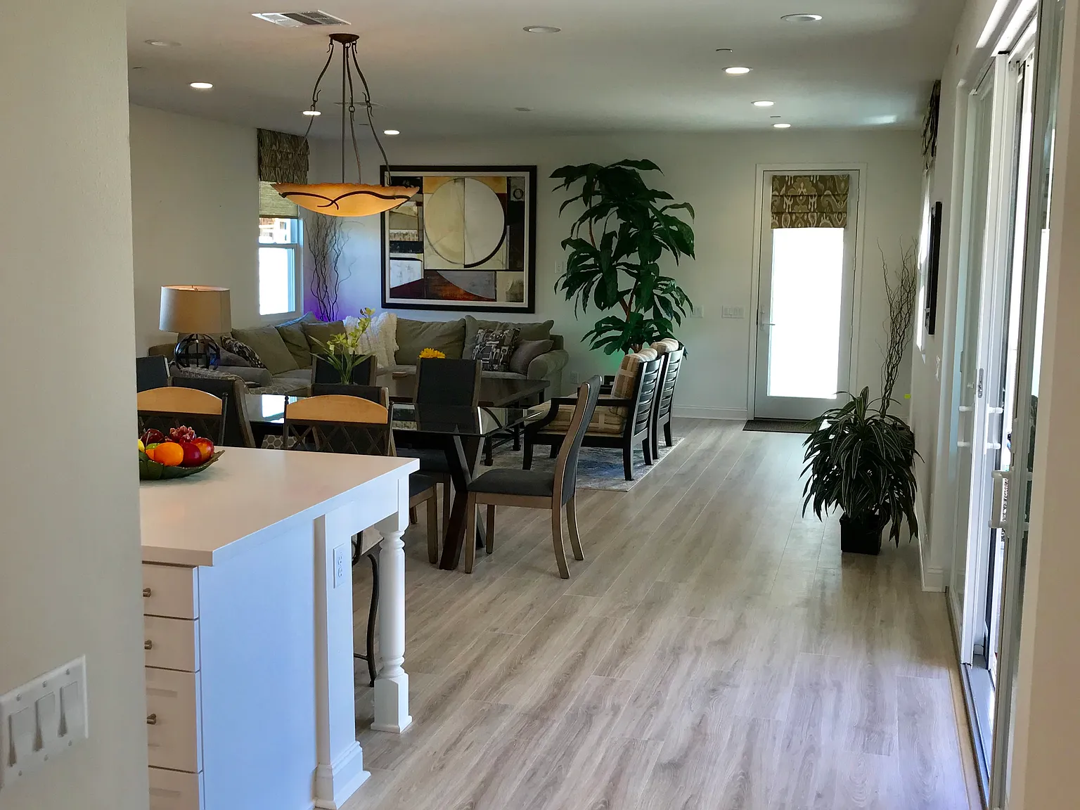 5 bed, $1,225 — Photo 4