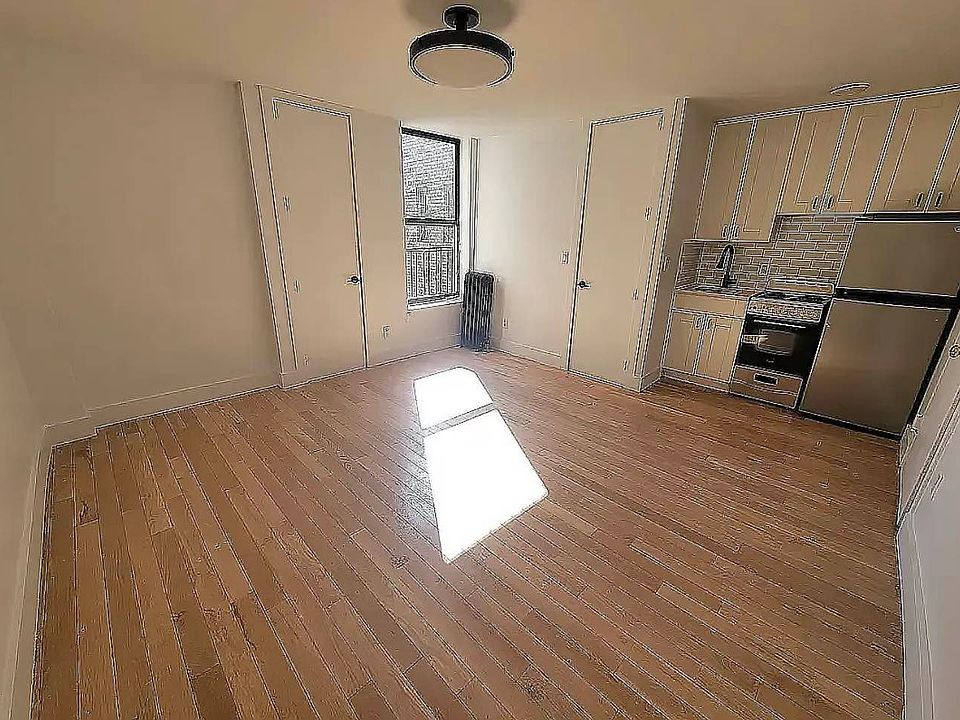 1st image of 137 W 13th St #3D