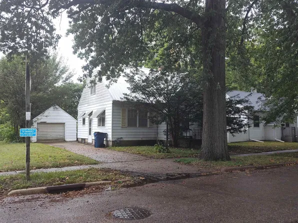 827 Kern St, Waterloo, IA 50703