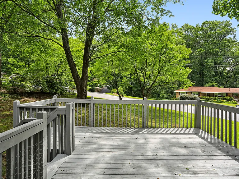 3319 Charlotte Cir SE — Photo 18