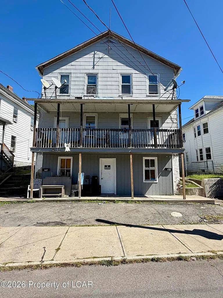 6 bed, 1386 sqft, $1,100 — Photo 1