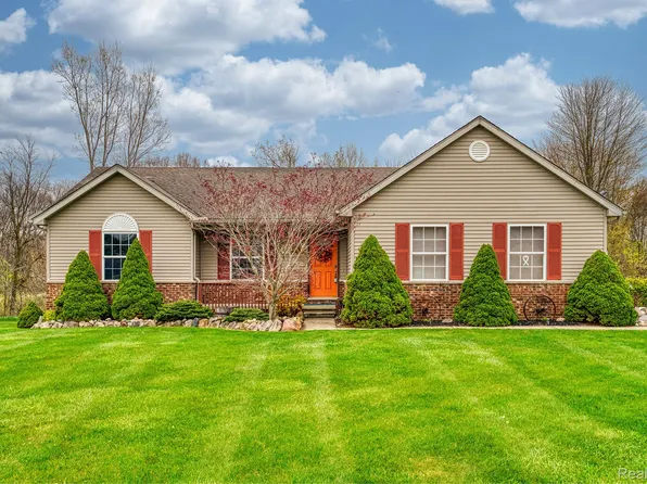 11990 Secluded Ridge Dr, Byron, MI 48418