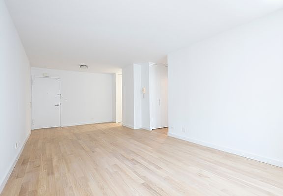 3rd image of 230 W 55th St APT 25G