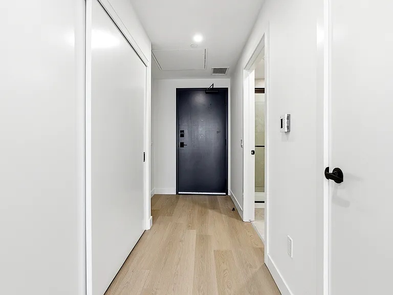 200 Elgin St — Photo 89